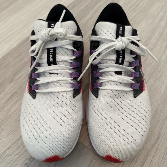 Nike Black and White Sneakers with Red and Purple Highlights - Picture 3 of 6